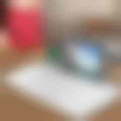 Organizues multifunksional i tavolinës + shënues i zi FALAS | DESKNOTE